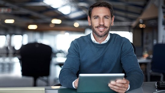 Geschäftsführer digitalisiert die Lagerprozesse im Unternehmen